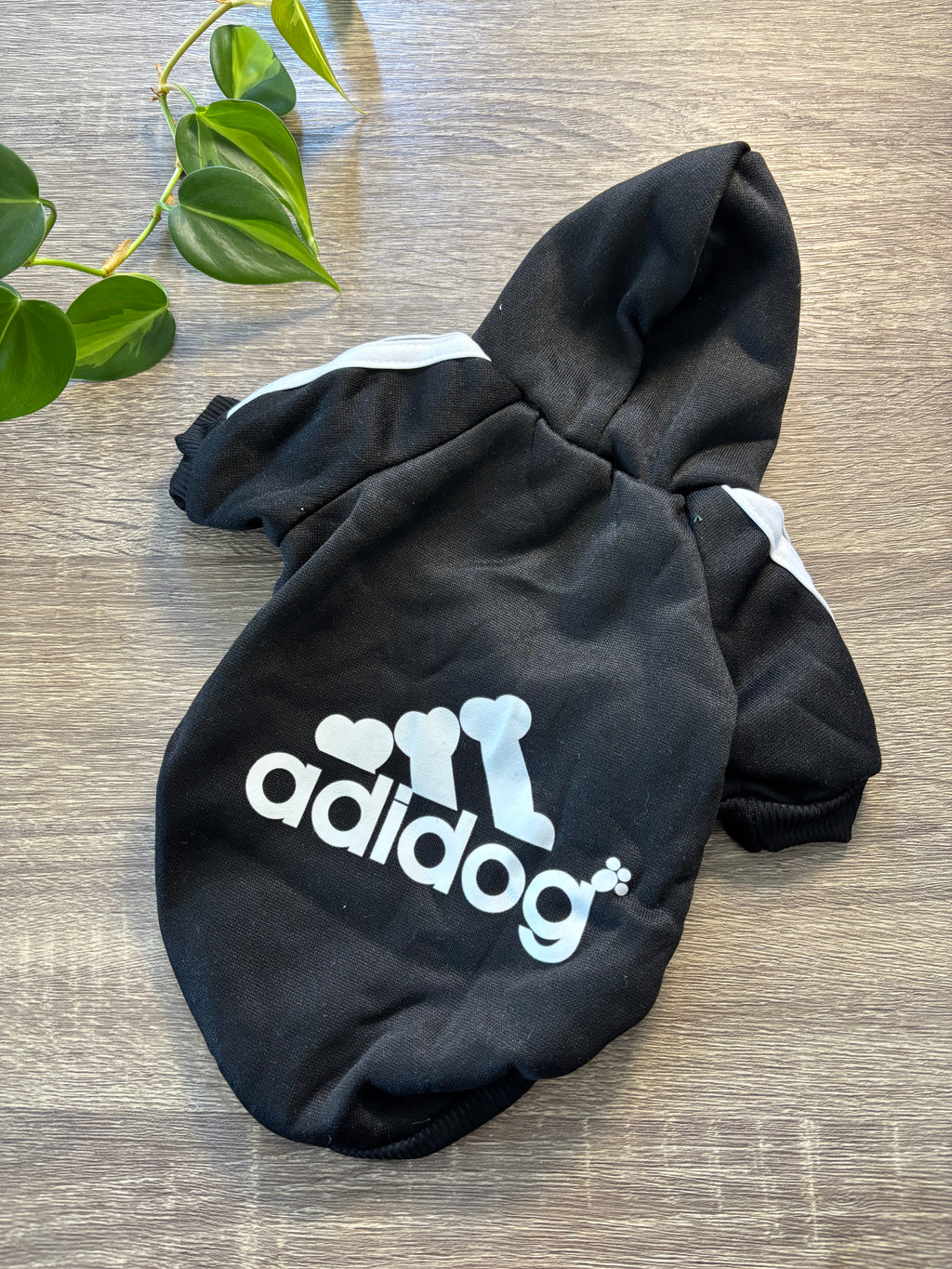 Buzo Adidog negro para mascotas - Talle M